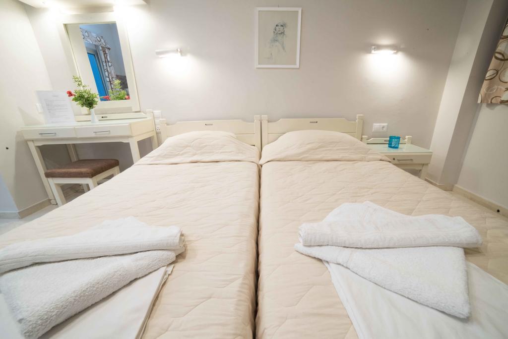 Athena Apartments 圣加利尼 外观 照片